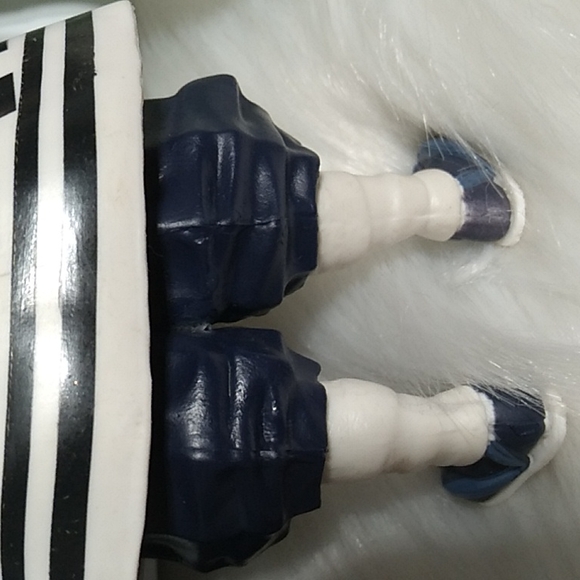 SALE! Demon Slayers Bundle Of 3 W/No Stands Included Great Condition - Picture 13 of 15